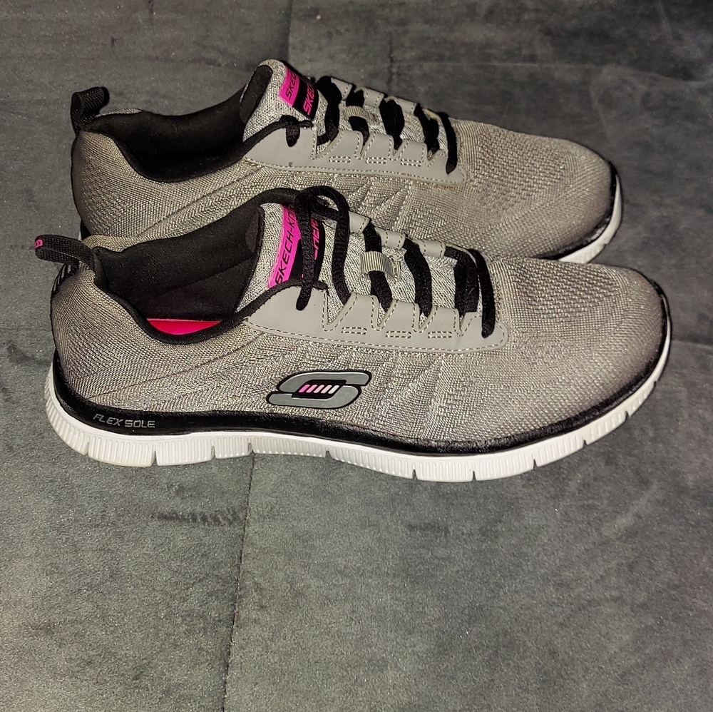 SKECHERS SKECH-KNIT WOMENS RUNNING A SNEAKERS FLEX SOLE MEMORY FOAM SIZE 8